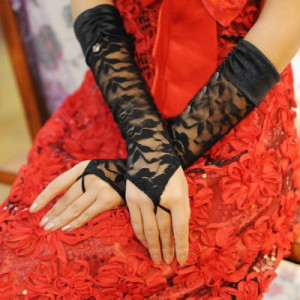 elegant-black-fingerless-gloves-with-floral-motif_1370405703272