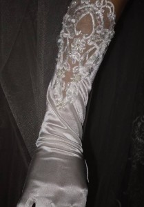 free-shipping-white-satin-and-lace-fingertips-elbow-length-bridal-gloves